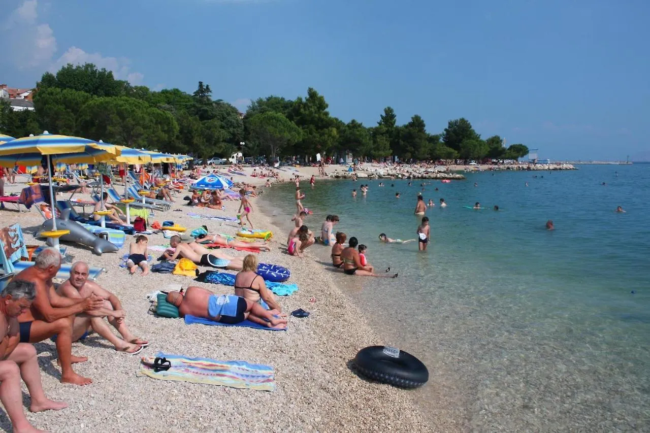 Apartments With A Parking Space Crikvenica - 13450