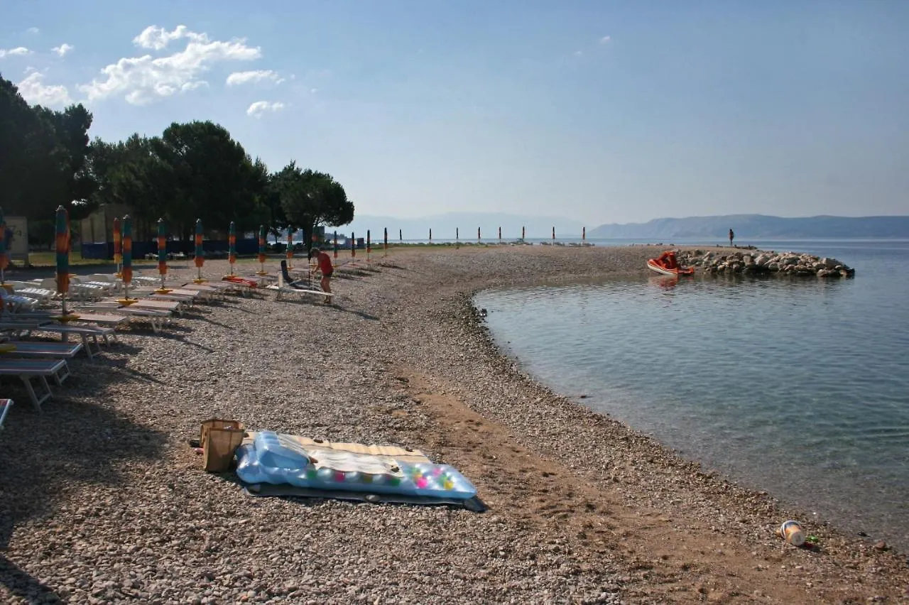Apartments With A Parking Space Crikvenica - 13450