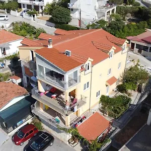 Mara Apartman Seget Vranjica